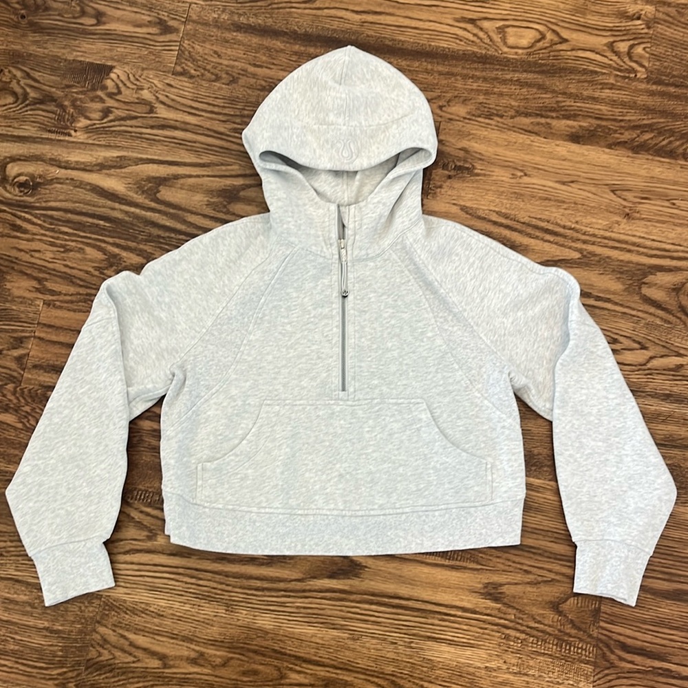 LIKE NEW Lululemon Scuba Hoodie, Cropped